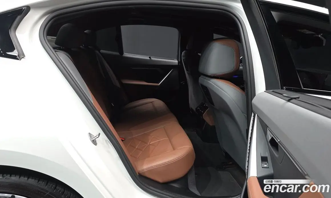BMW 5 серия 2023 2.0 автомат (гидро), фото 18