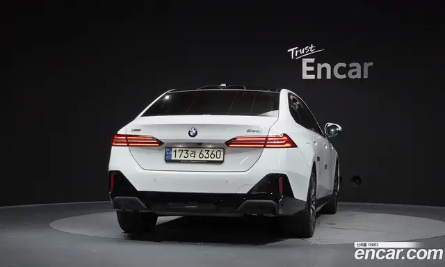 BMW 5 серия 2023 2.0 автомат (гидро), миниатюра 4