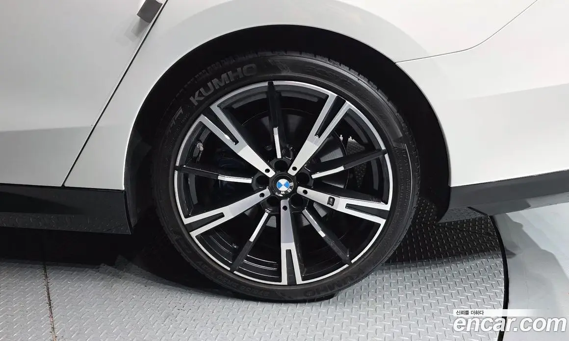 BMW 5 серия 2023 2.0 автомат (гидро), фото 7