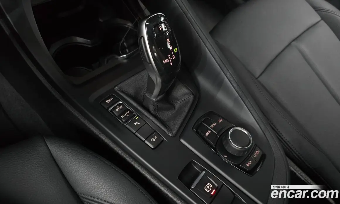 BMW X1 2018 2.0 автомат (гидро), фото 11
