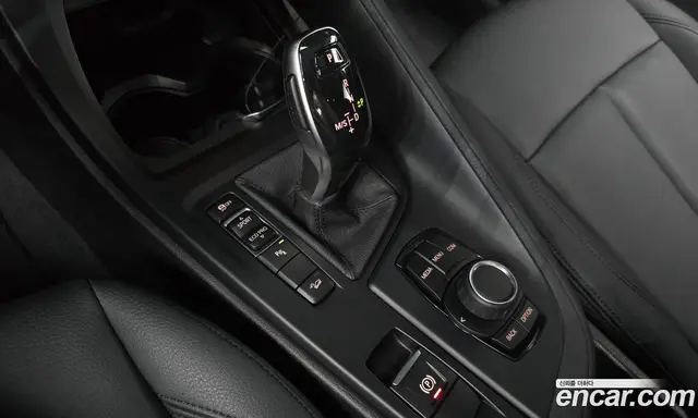 BMW X1 2018 2.0 автомат (гидро), миниатюра 11