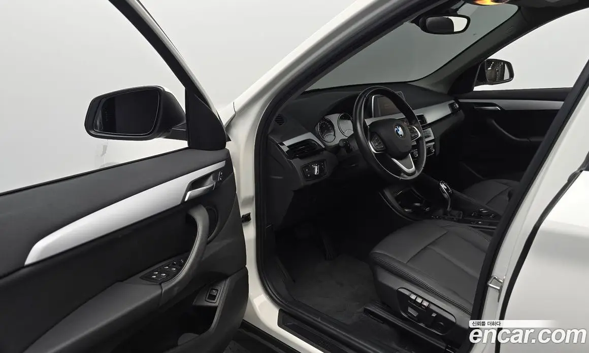 BMW X1 2018 2.0 автомат (гидро), фото 12