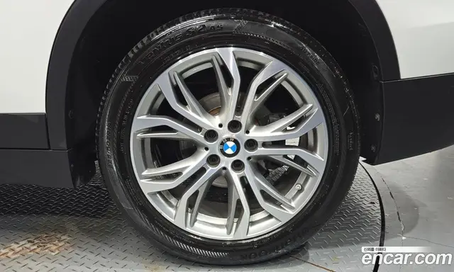 BMW X1 2018 2.0 автомат (гидро), миниатюра 6