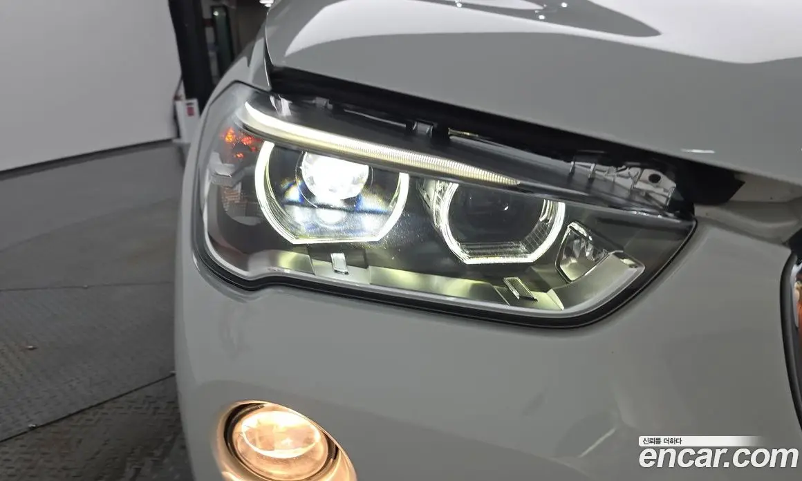 BMW X1 2018 2.0 автомат (гидро), фото 7