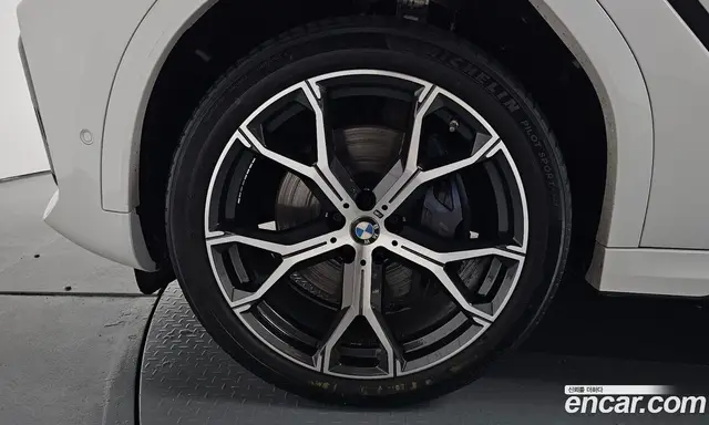 BMW X6 2022 3.0 автомат (гидро), миниатюра 4