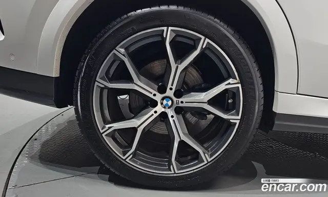 BMW X6 2022 3.0 автомат (гидро), миниатюра 6