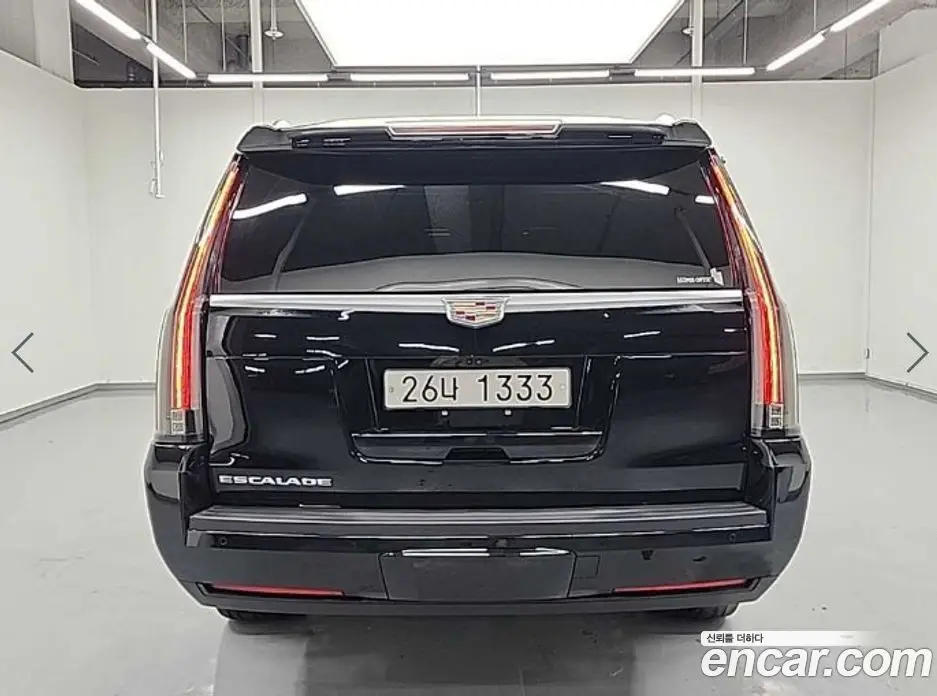 Cadillac Escalade 2018 6.2 автомат (гидро), фото 3
