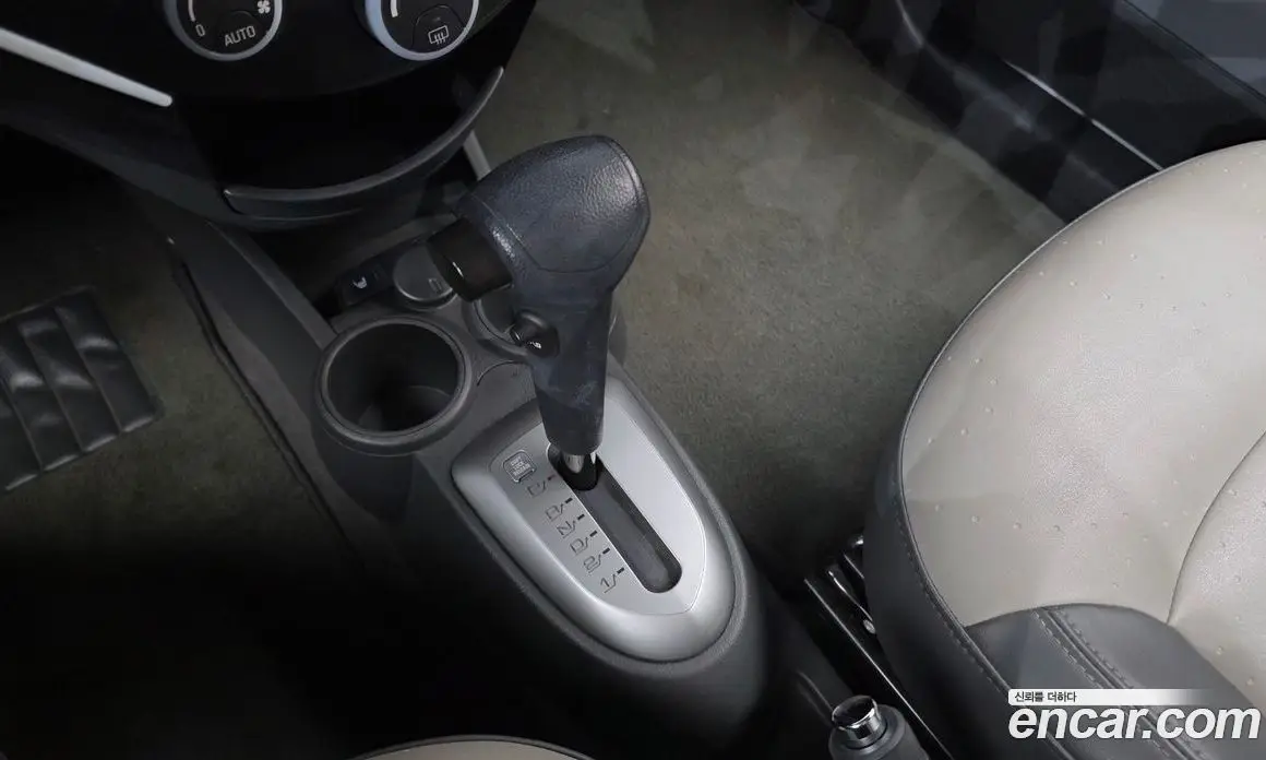 Chevrolet Spark 2011 1.0 автомат (гидро), фото 9