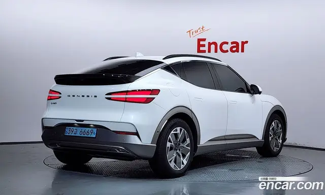 Genesis GV60 2022 0.1 автомат (гидро), миниатюра 2