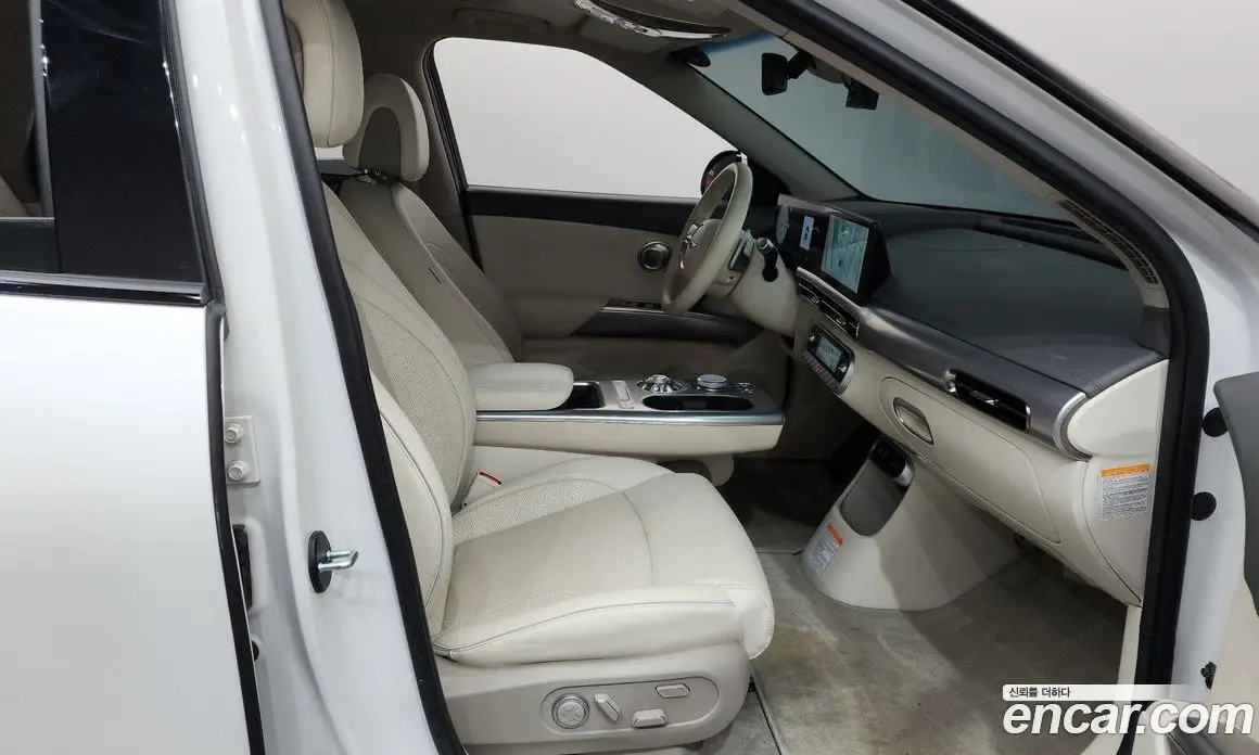 Genesis GV60 2022 0.1 автомат (гидро), фото 16