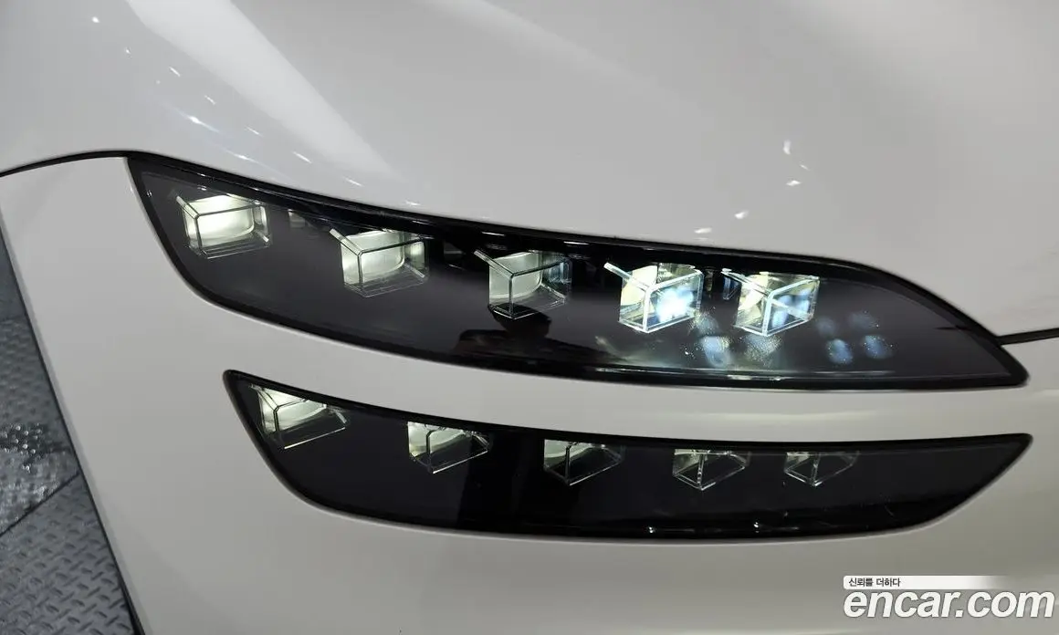 Genesis GV60 2022 0.1 автомат (гидро), фото 8