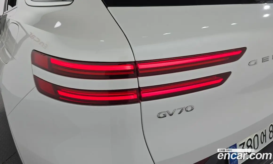 Genesis GV70 2025 2.5 автомат (гидро), фото 9