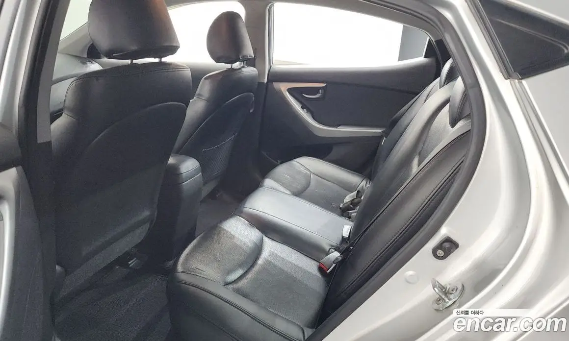 Hyundai Avante 2011 1.6 автомат (гидро), фото 16
