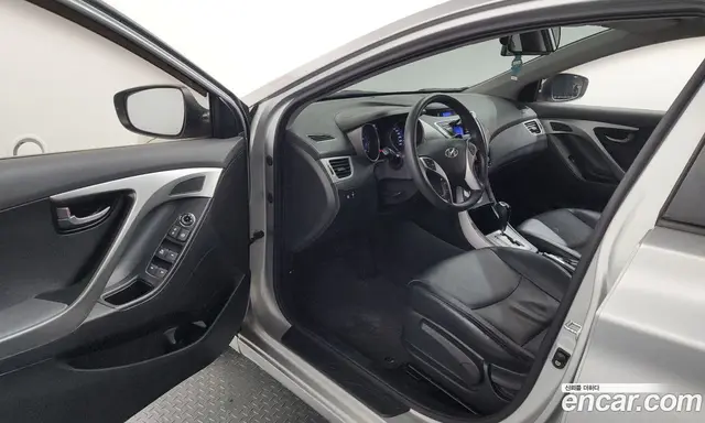 Hyundai Avante 2011 1.6 автомат (гидро), миниатюра 10