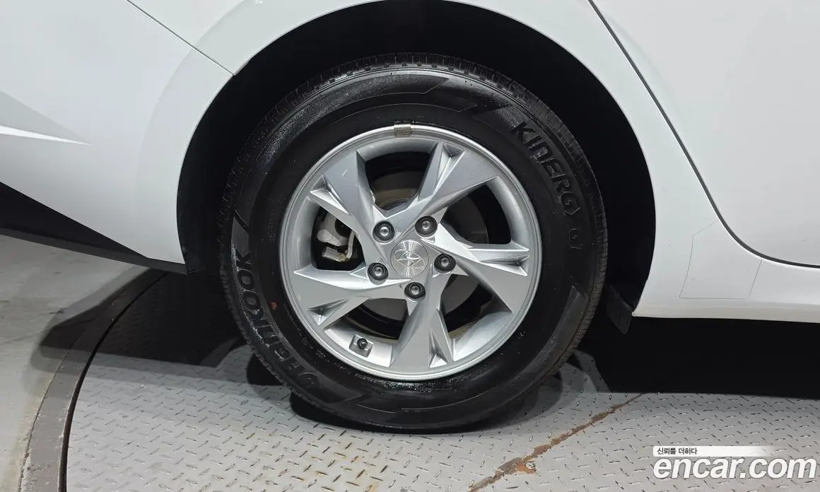 Hyundai Avante 2020 1.6 автомат (гидро), фото 5