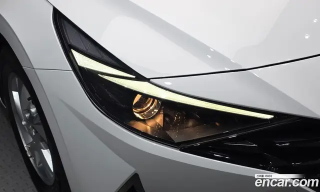 Hyundai Avante 2020 1.6 автомат (гидро), миниатюра 8