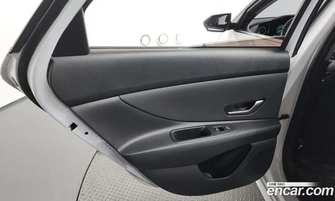 Hyundai Avante 2022 1.6 автомат (гидро), фото 15