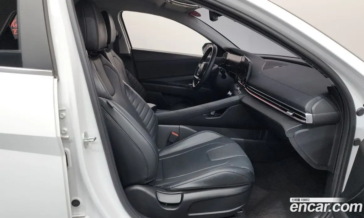 Hyundai Avante 2022 1.6 автомат (гидро), фото 16