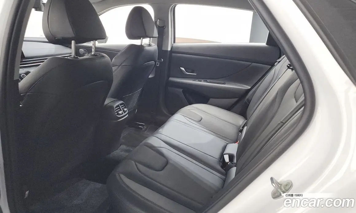 Hyundai Avante 2022 1.6 автомат (гидро), фото 24