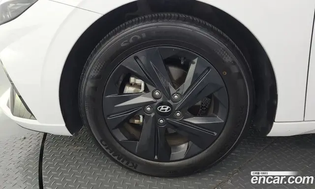 Hyundai Avante 2022 1.6 автомат (гидро), миниатюра 5