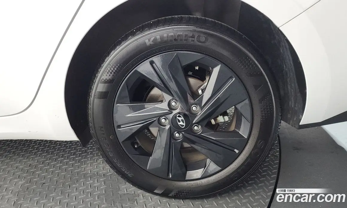 Hyundai Avante 2022 1.6 автомат (гидро), фото 7