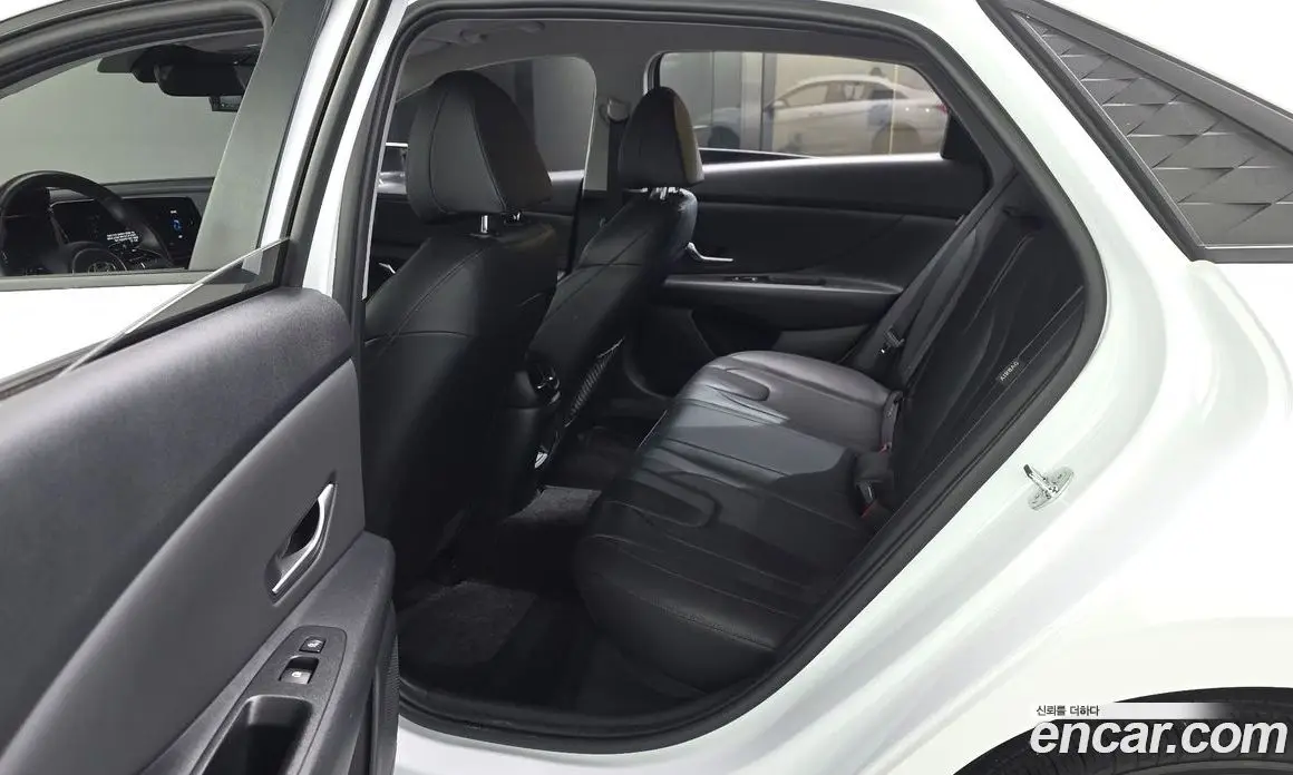 Hyundai Avante 2024 1.6 автомат (гидро), фото 16