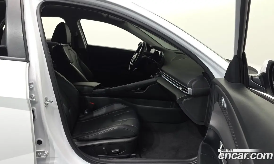 Hyundai Avante 2024 1.6 автомат (гидро), фото 17
