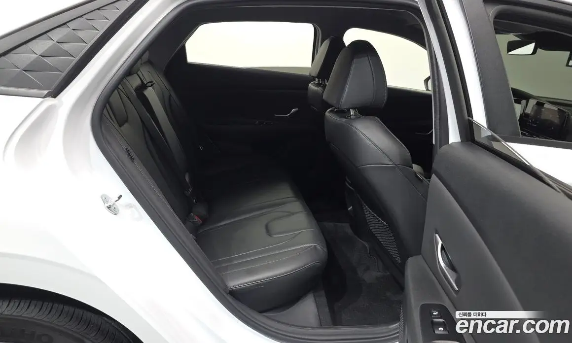 Hyundai Avante 2024 1.6 автомат (гидро), фото 18