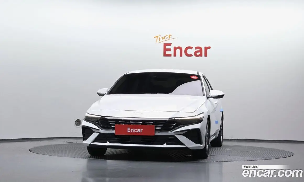 Hyundai Avante 2024 1.6 автомат (гидро), фото 3