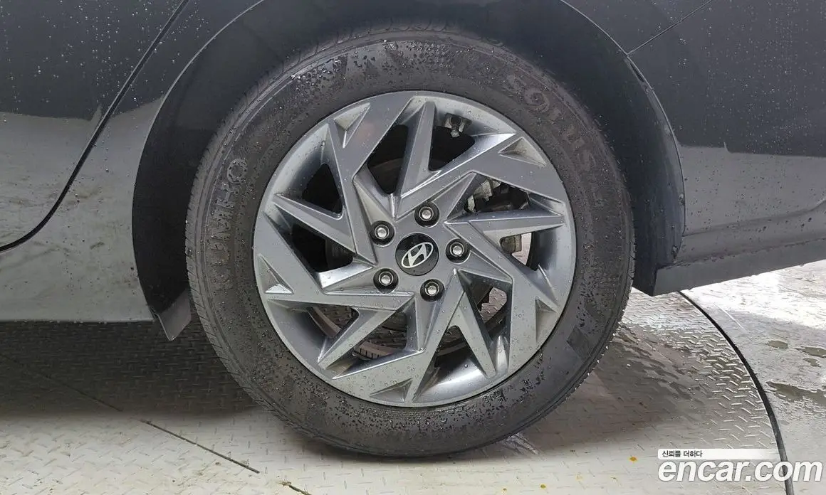 Hyundai Avante 2025 1.6 автомат (гидро), фото 7