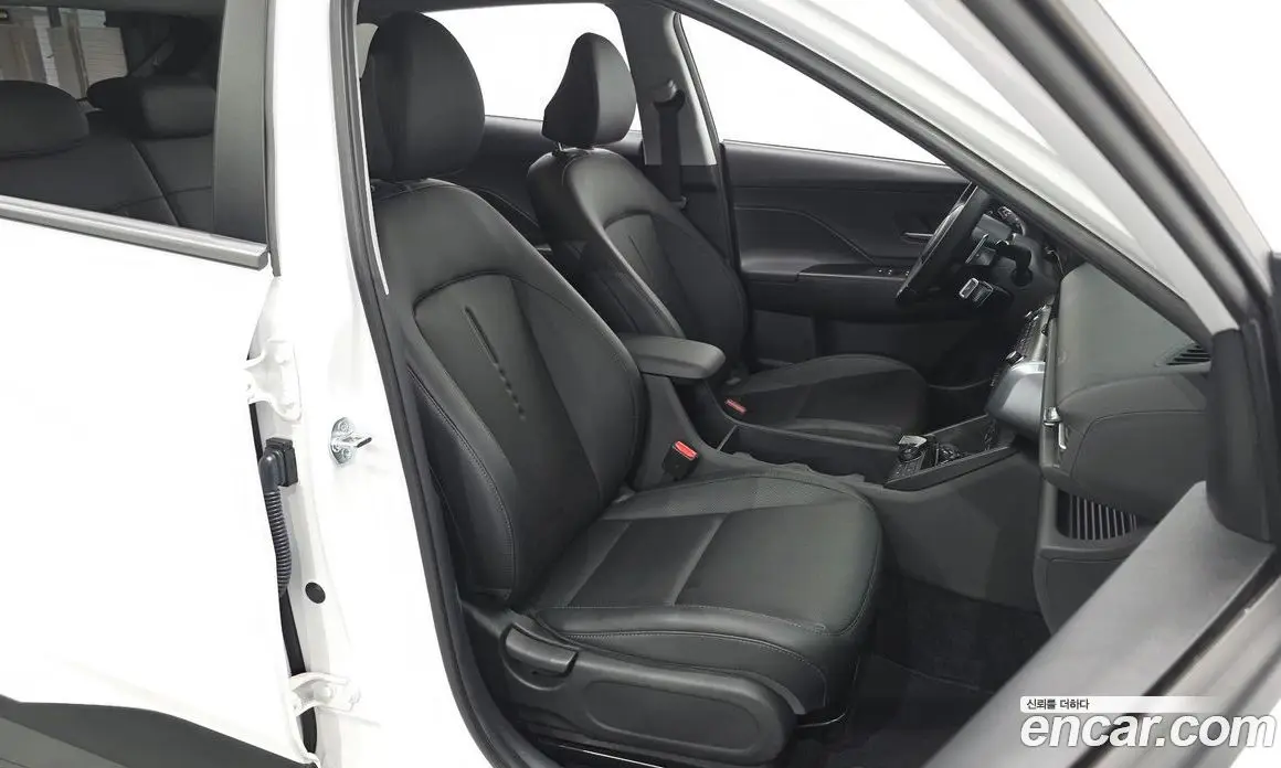 Hyundai Kona 2025 1.6 автомат (гидро), фото 16