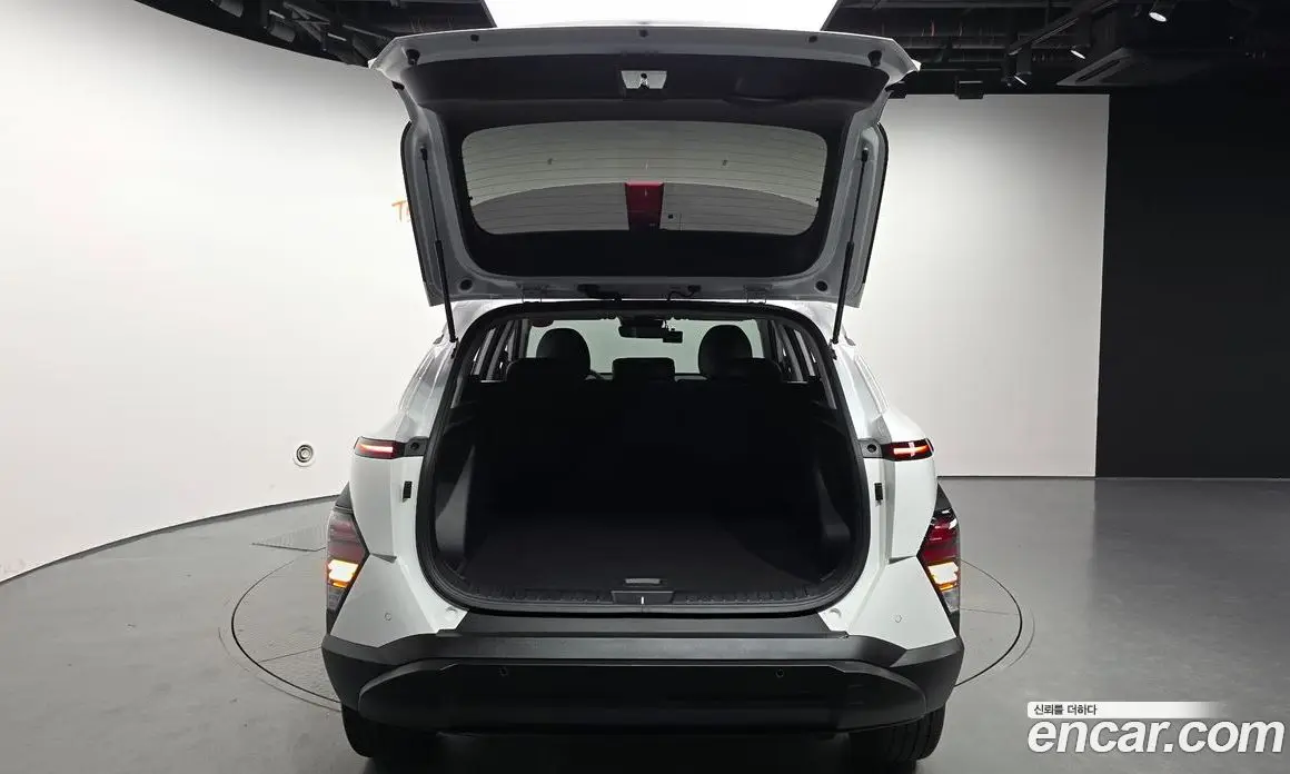 Hyundai Kona 2025 1.6 автомат (гидро), фото 26
