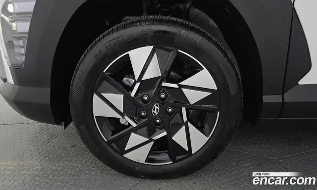 Hyundai Kona 2025 1.6 автомат (гидро), миниатюра 5