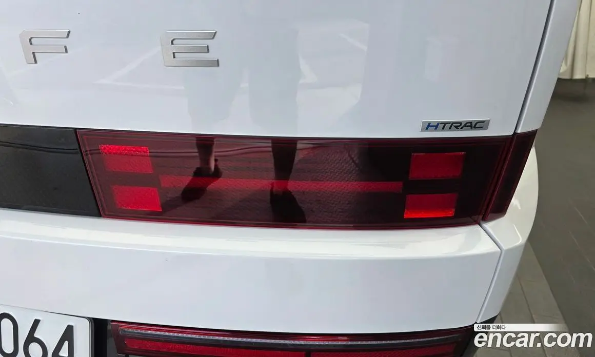 Hyundai Santa Fe 2024 1.6 автомат (гидро), фото 9