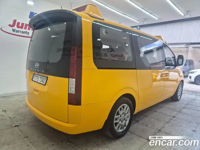 Hyundai Staria 2022 3.5 автомат (гидро), миниатюра 2