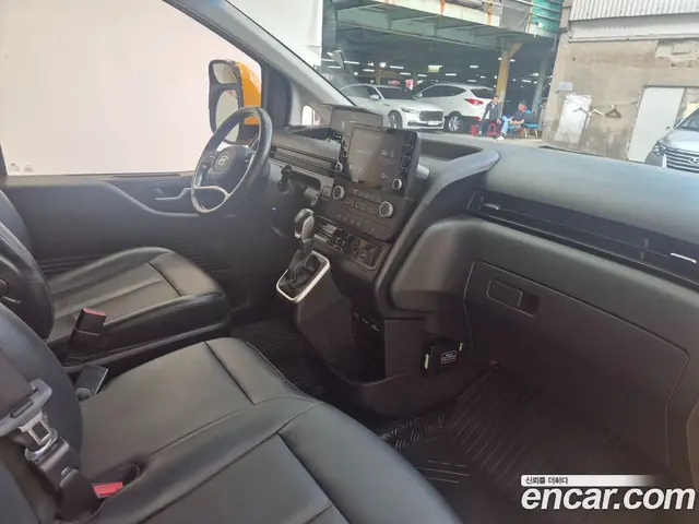 Hyundai Staria 2022 3.5 автомат (гидро), миниатюра 12