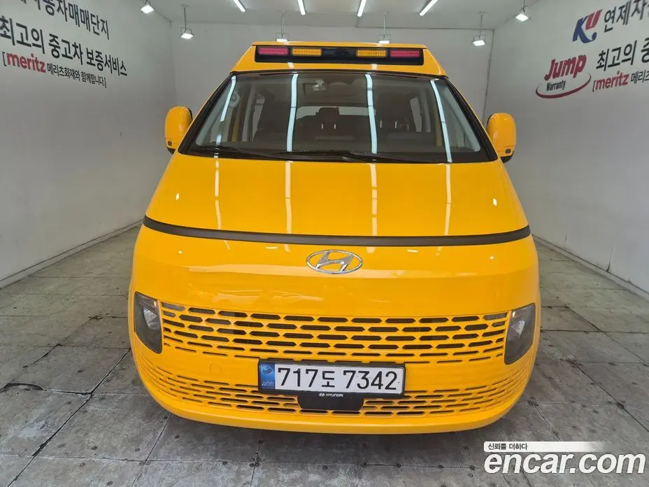 Hyundai Staria 2022 3.5 автомат (гидро), фото 3