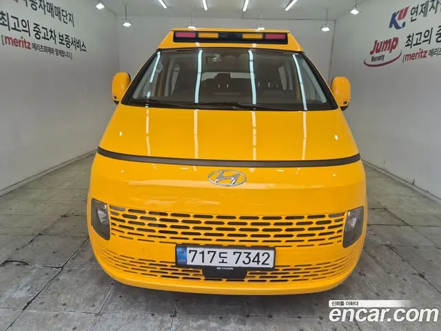 Hyundai Staria 2022 3.5 автомат (гидро), миниатюра 3