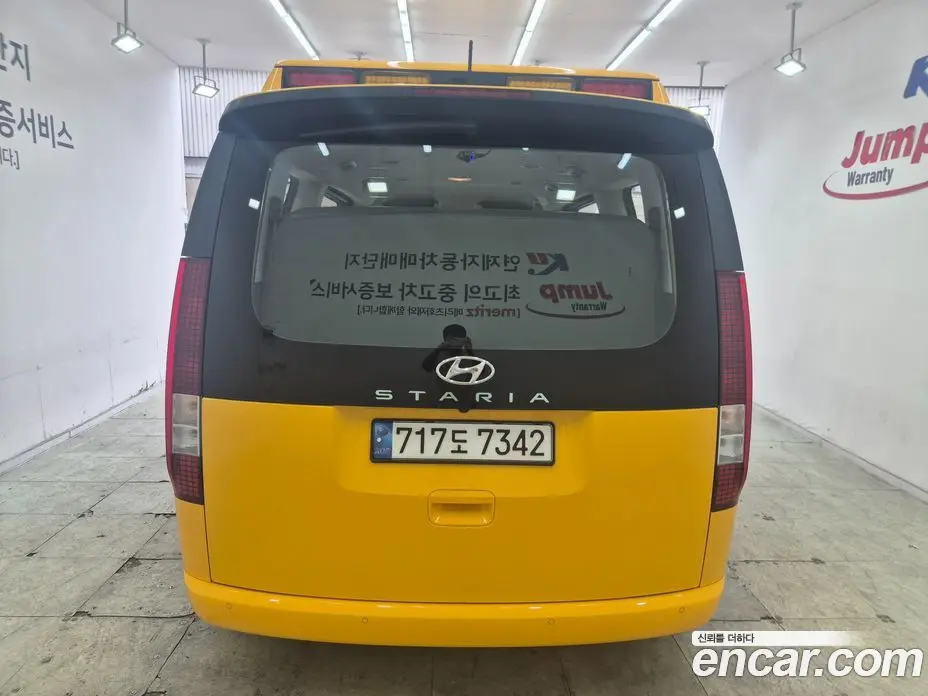 Hyundai Staria 2022 3.5 автомат (гидро), фото 4