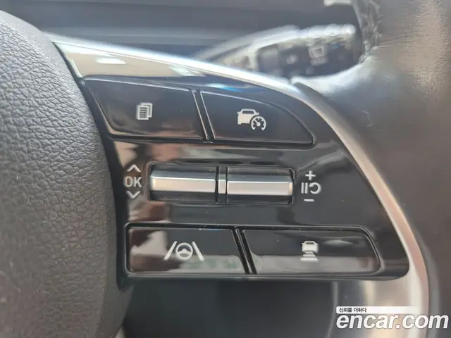 Hyundai Staria 2022 3.5 автомат (гидро), миниатюра 7