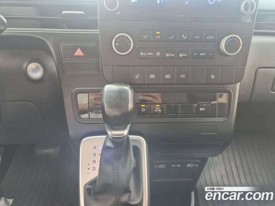 Hyundai Staria 2022 3.5 автомат (гидро), фото 8