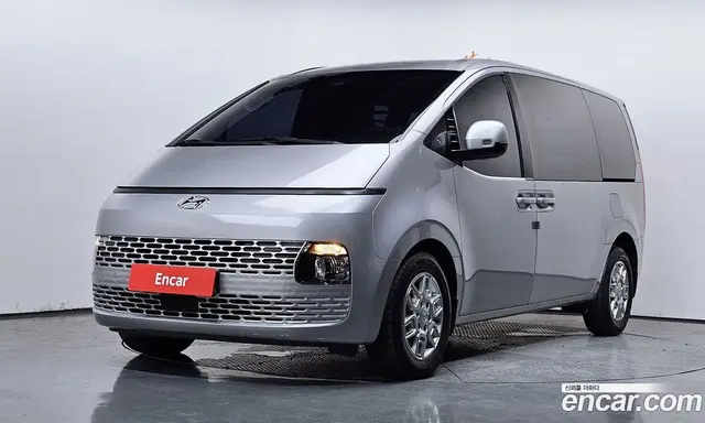 Hyundai Staria 2023 3.5 автомат (гидро), миниатюра 1