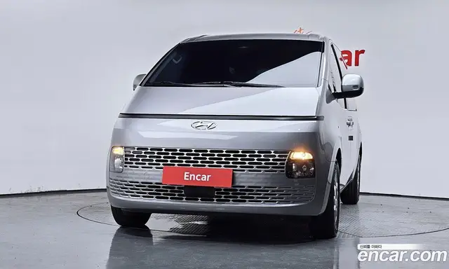 Hyundai Staria 2023 3.5 автомат (гидро), миниатюра 3