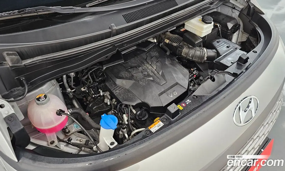 Hyundai Staria 2023 3.5 автомат (гидро), фото 6