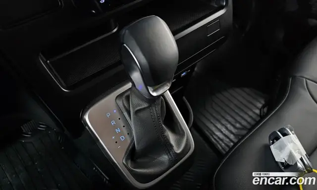 Hyundai Staria 2023 3.5 автомат (гидро), миниатюра 9