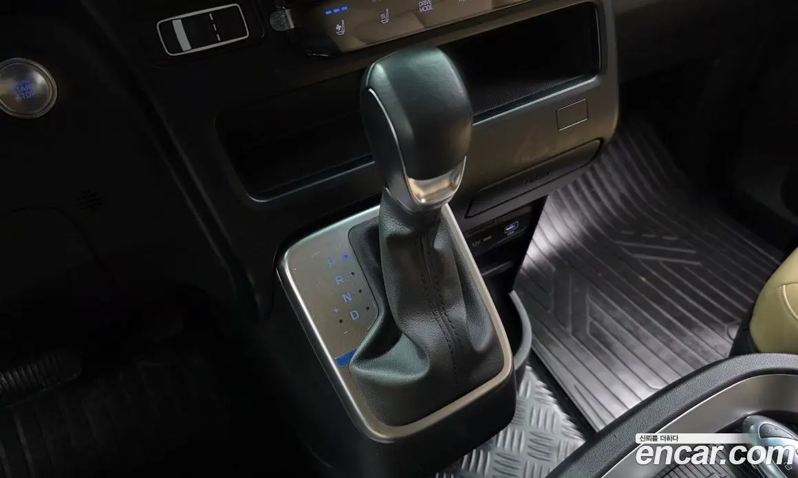 Hyundai Staria 2024 1.6 автомат (гидро), фото 11