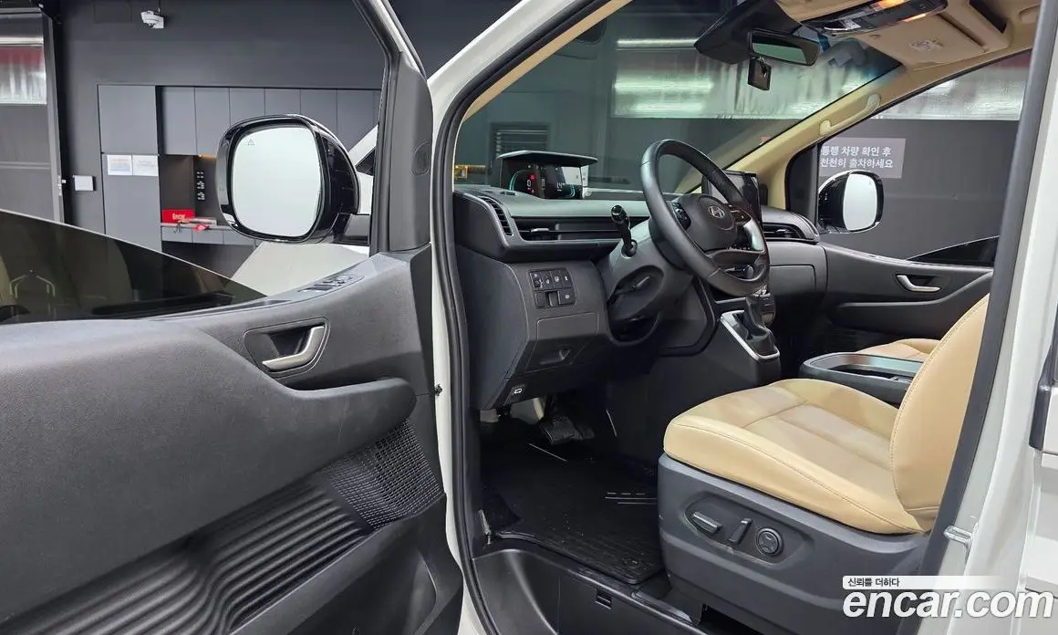 Hyundai Staria 2024 1.6 автомат (гидро), фото 12
