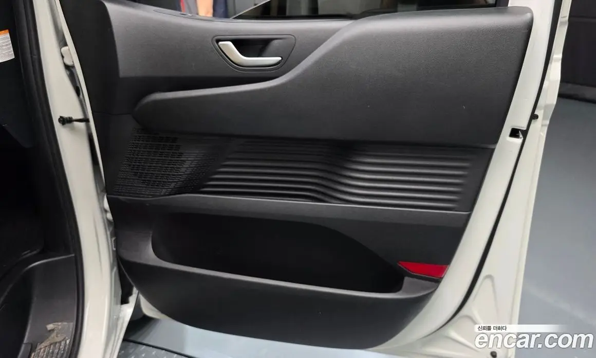 Hyundai Staria 2024 1.6 автомат (гидро), фото 14