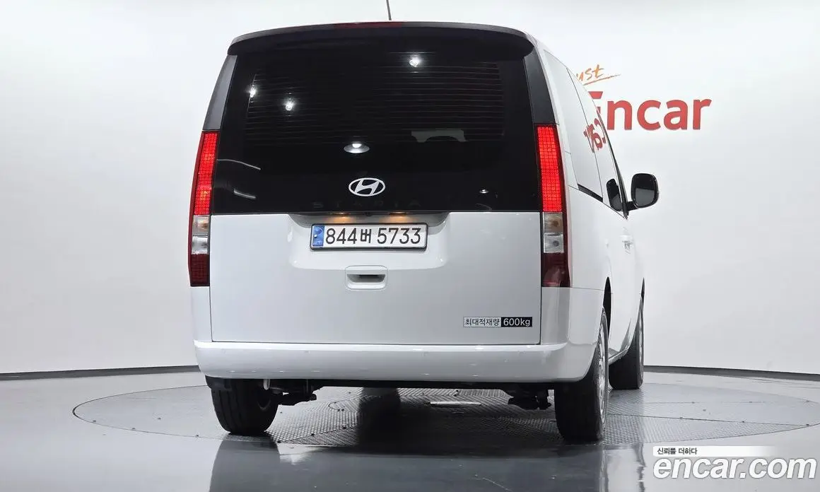 Hyundai Staria 2024 1.6 автомат (гидро), фото 3