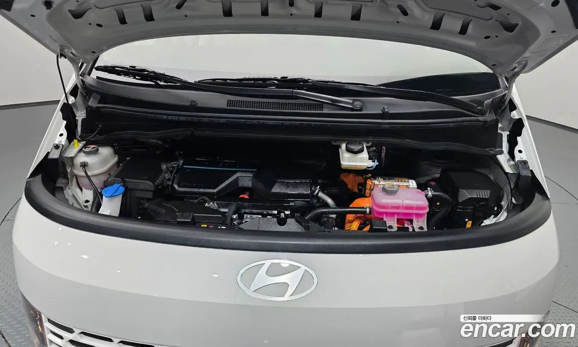 Hyundai Staria 2024 1.6 автомат (гидро), фото 5